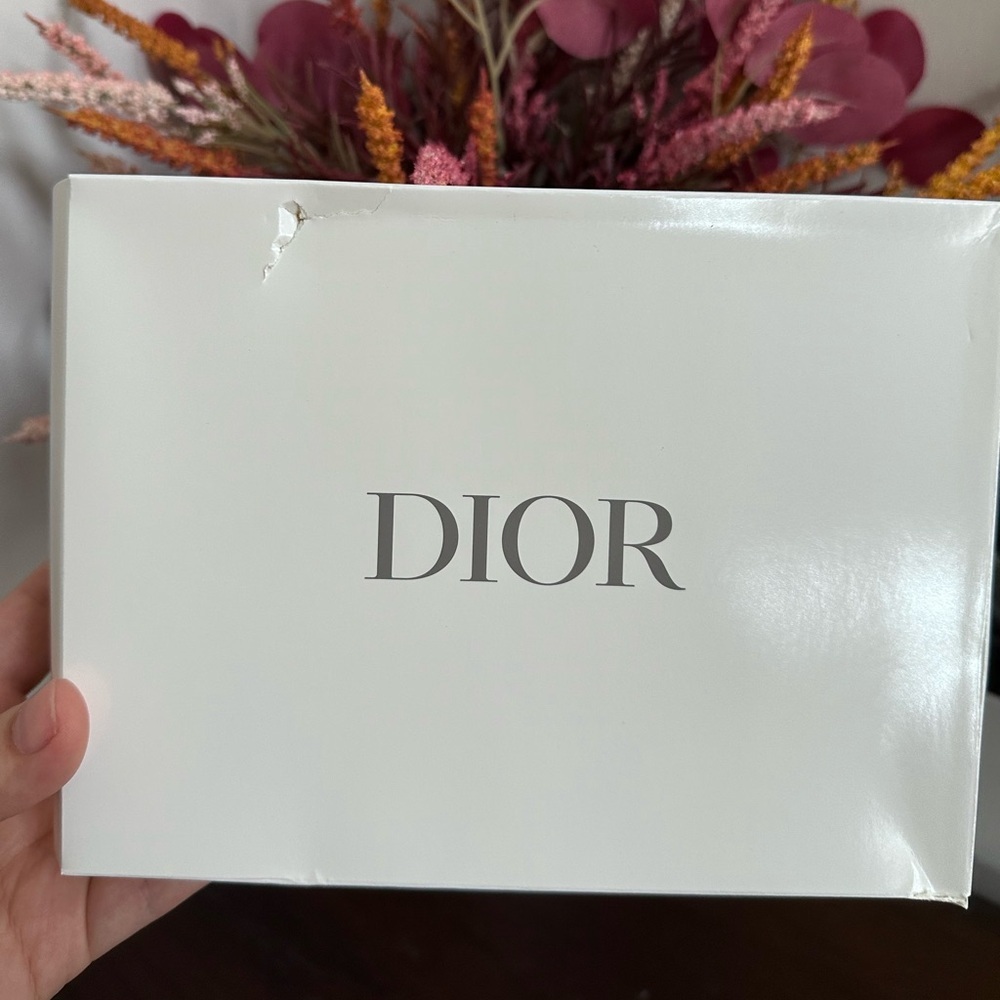NIB Dior Red zip around small bag - Picture 7 of 13
